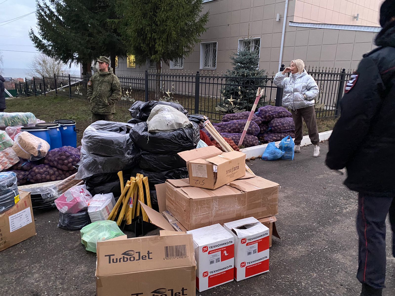 Сегодня в Лаишево прошла загрузка гуманитарной помощи для отправки в зону СВО