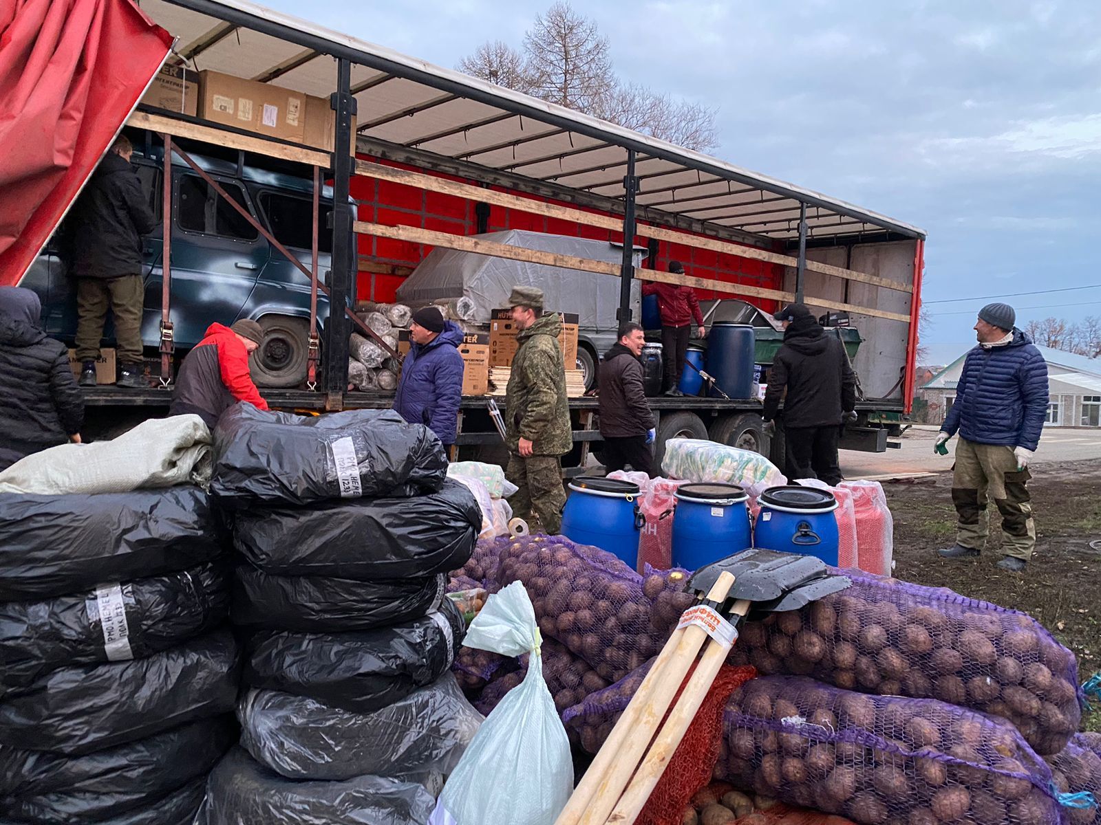 Кичә Лаешта махсус хәрби операция зонасына җибәрү өчен гуманитар ярдәм йөкләнде