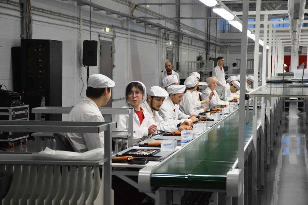 Яшь белгечләр Лаеш районындагы яңа ICL заводының җитештерү куәтләрен үзләштерә