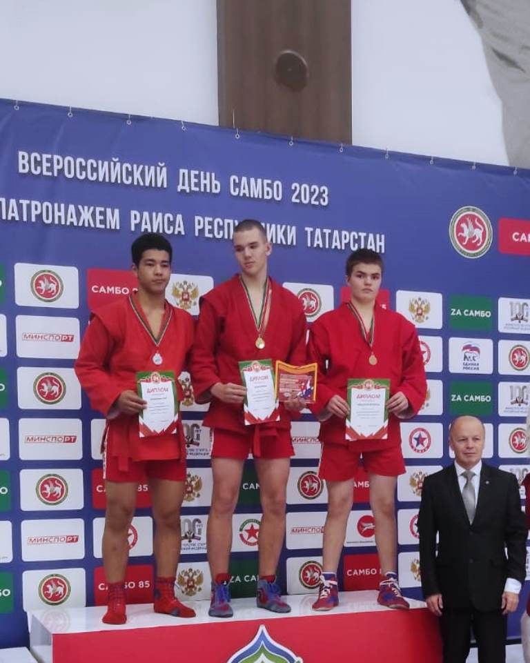 Лаишевские самбисты вошли в тройку лучших борцов Татарстана