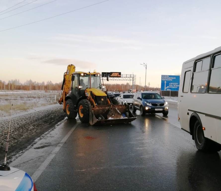 Перед въездом в Усады пешеход попал под трактор