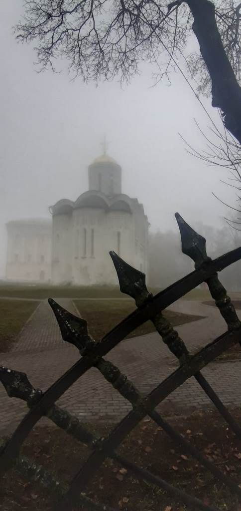 Путешествуем по России. Фотографиями туманного Владимира поделился Дмитрий Маринин