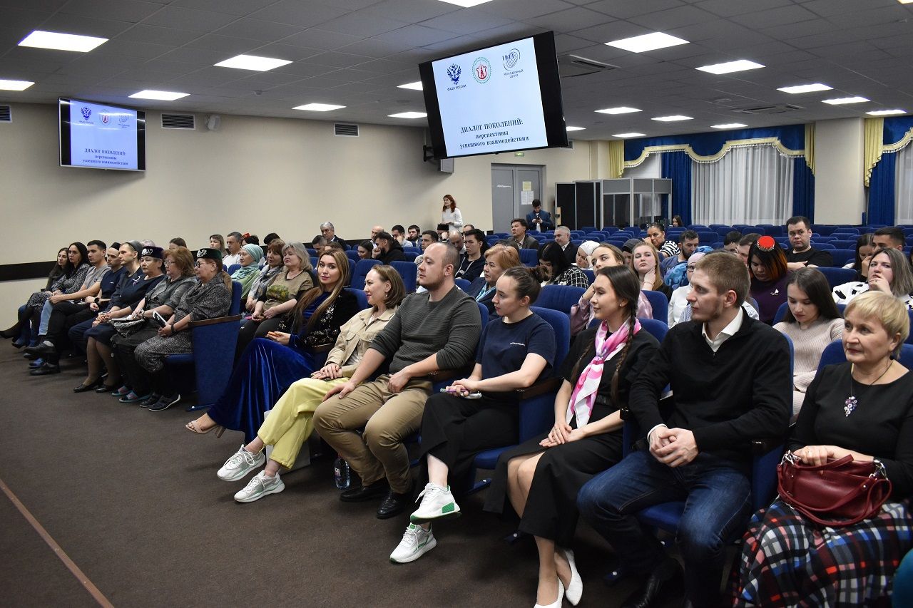 Лаишевский район принял юбилейную смену Школы лидера татарской молодежи