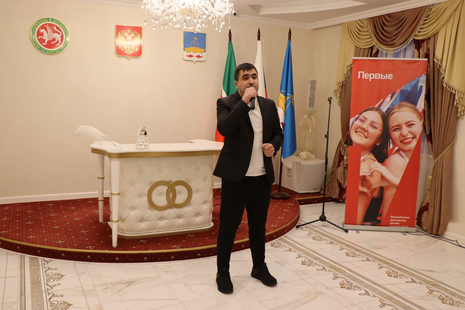 В торжественной обстановке молодым лаишевцам вручили паспорт гражданина Российской Федерации
