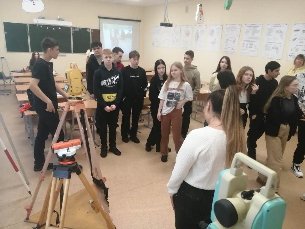 Около 60 школьников посетили Лаишевский техникум в День открытых дверей