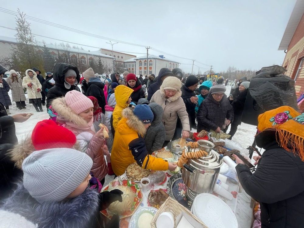 Большие Кабаны: На Масленице богатыри силою мерялись