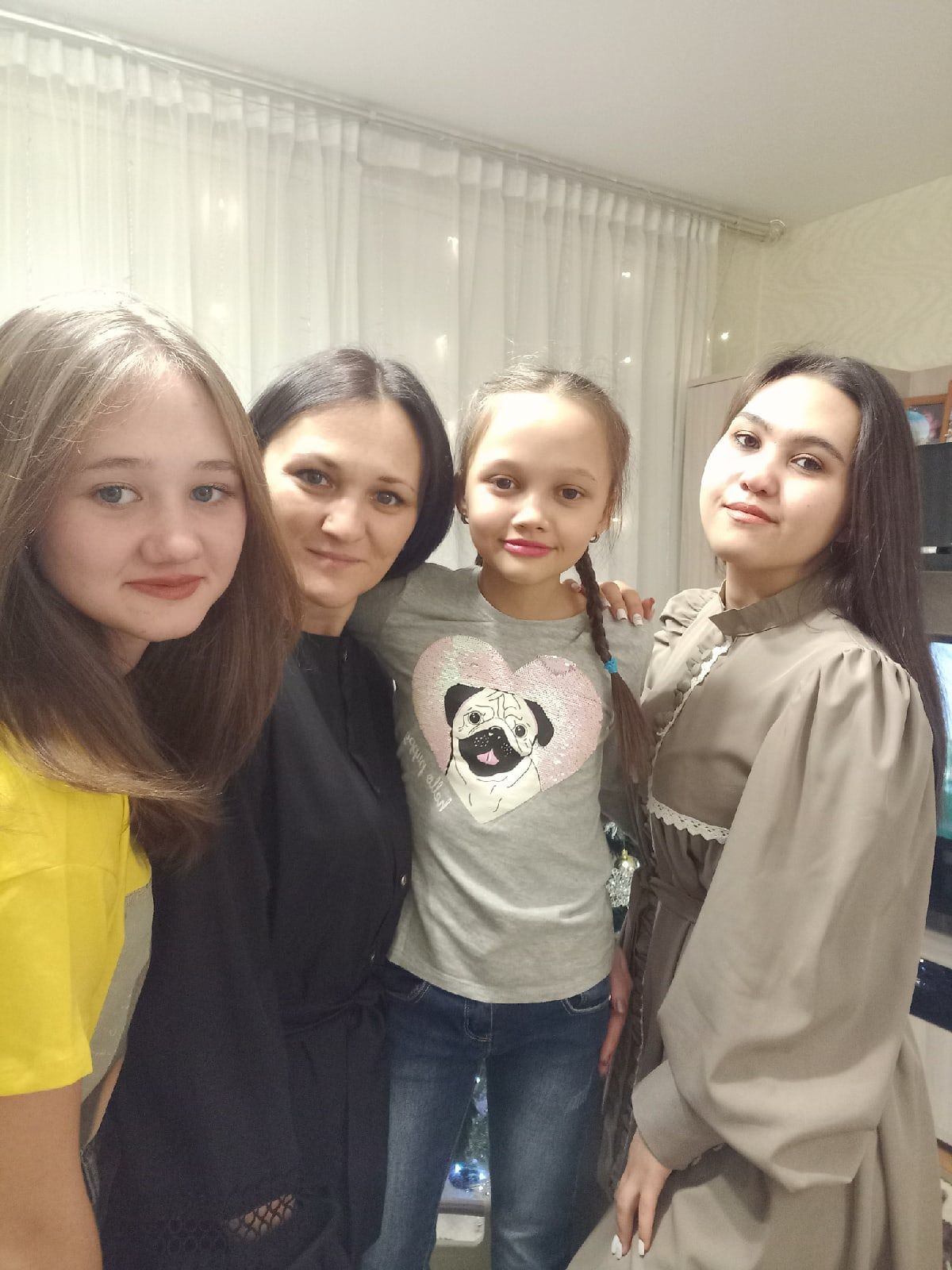 Алсу Тумакова делится снимком на ФОТОконкурс «Мамы рулят»