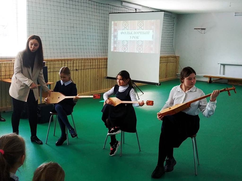 Участники кряшенской группы «Бэрэкэт» вновь  встретились с ташкирменскими школьниками
