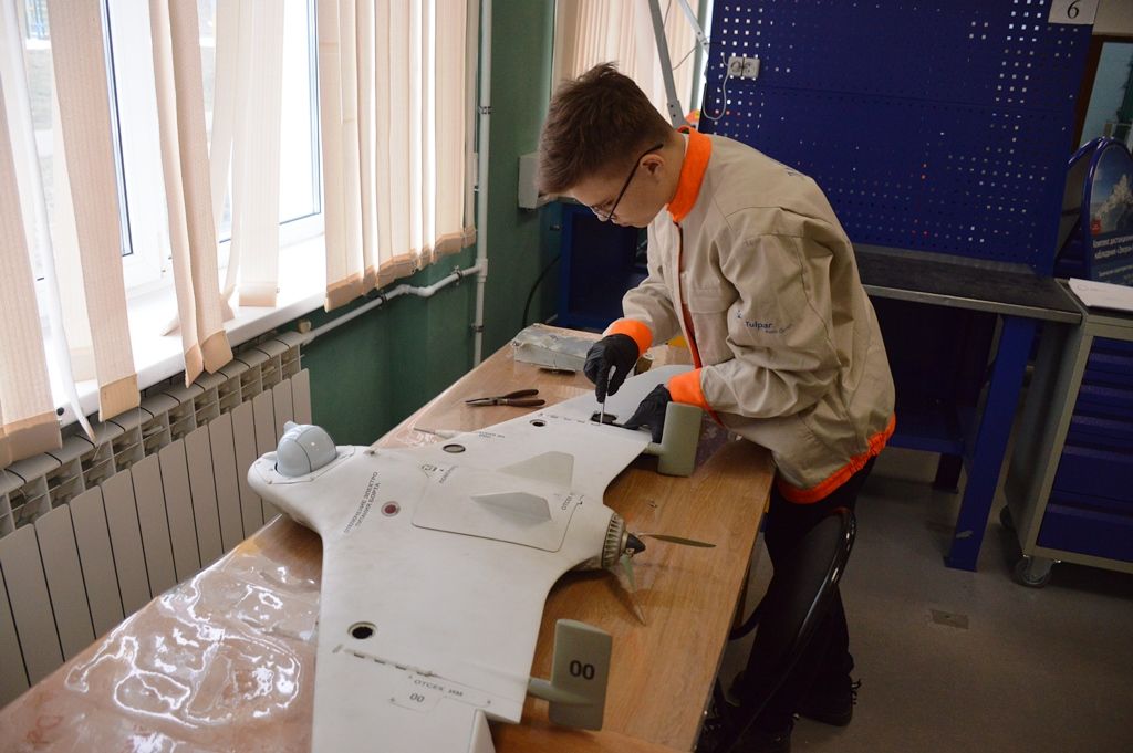 Лаишевские студенты ремонтируют беспилотники