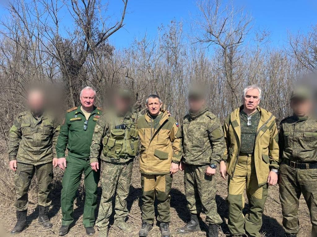 Глава Лаишевского района Ильдус Зарипов посетил в ЛНР земляков- военнослужащих