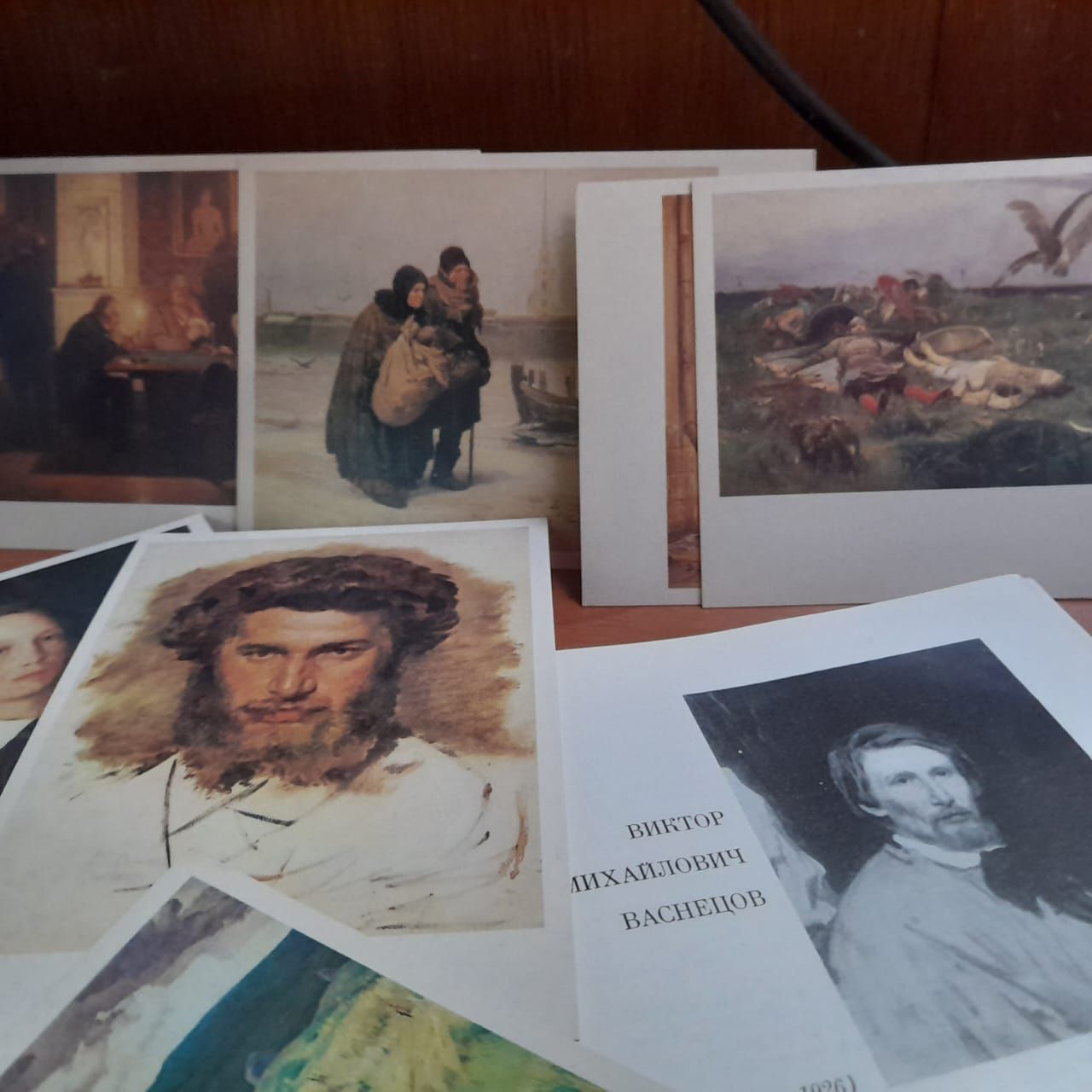 В Лаишевской библиотеке организована новая выставка-вернисаж «Богатырь русской живописи»