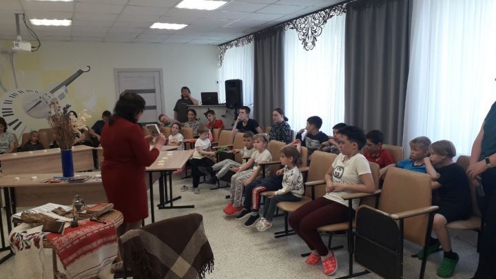 Лаеш ягы музее директоры мөмкинлекләре чикле балалар һәм яшүсмерләр өчен тернәкләндерү үзәге тәрбияләнүчеләрендә булды