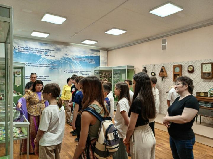 Гавриил Державин исемендәге Лаеш ягы музее көн саен туристларны һәм шәһәр кунакларын кабул итә