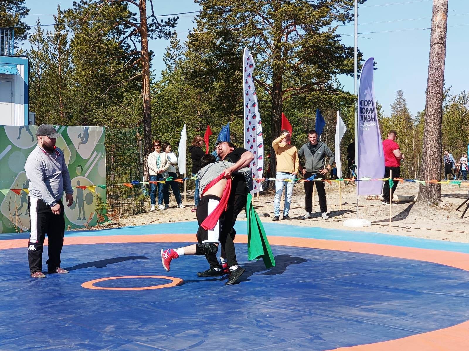 Казанские артисты выступали в ЯНАО на Сабантуе в г. Губкинский