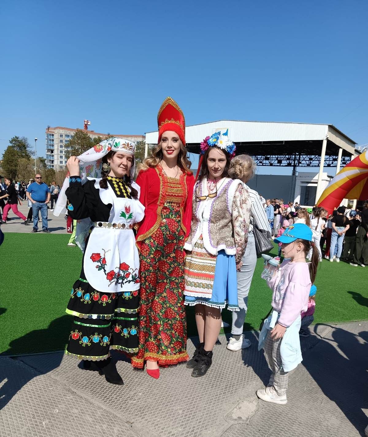 Казанские артисты выступали в ЯНАО на Сабантуе в г. Губкинский