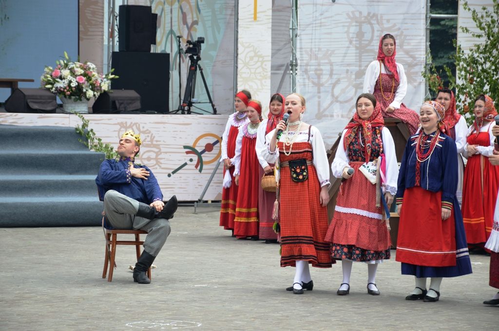 Главное действие Каравона в селе Никольское наблюдали сотни зрителей