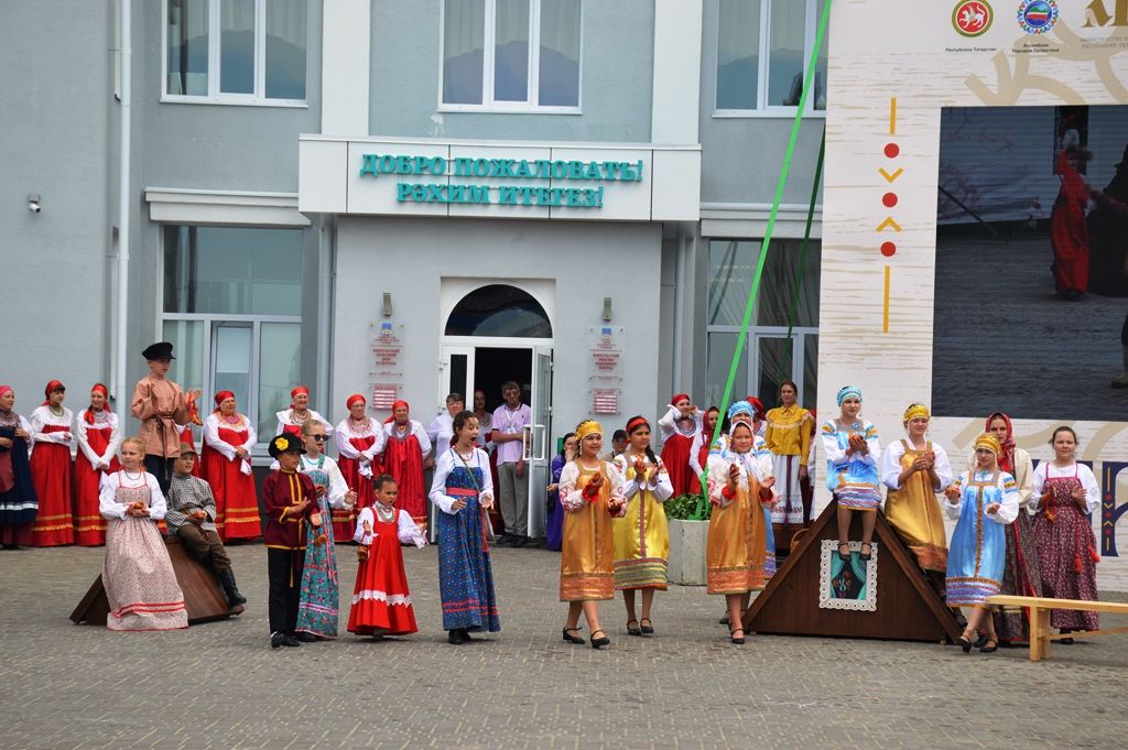 Главное действие Каравона в селе Никольское наблюдали сотни зрителей