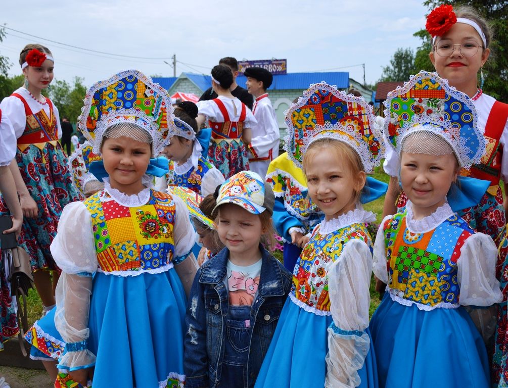 Главное действие Каравона в селе Никольское наблюдали сотни зрителей