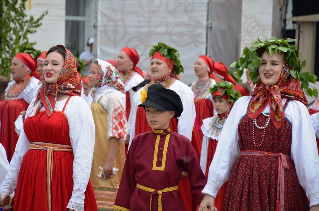 Главное действие Каравона в селе Никольское наблюдали сотни зрителей