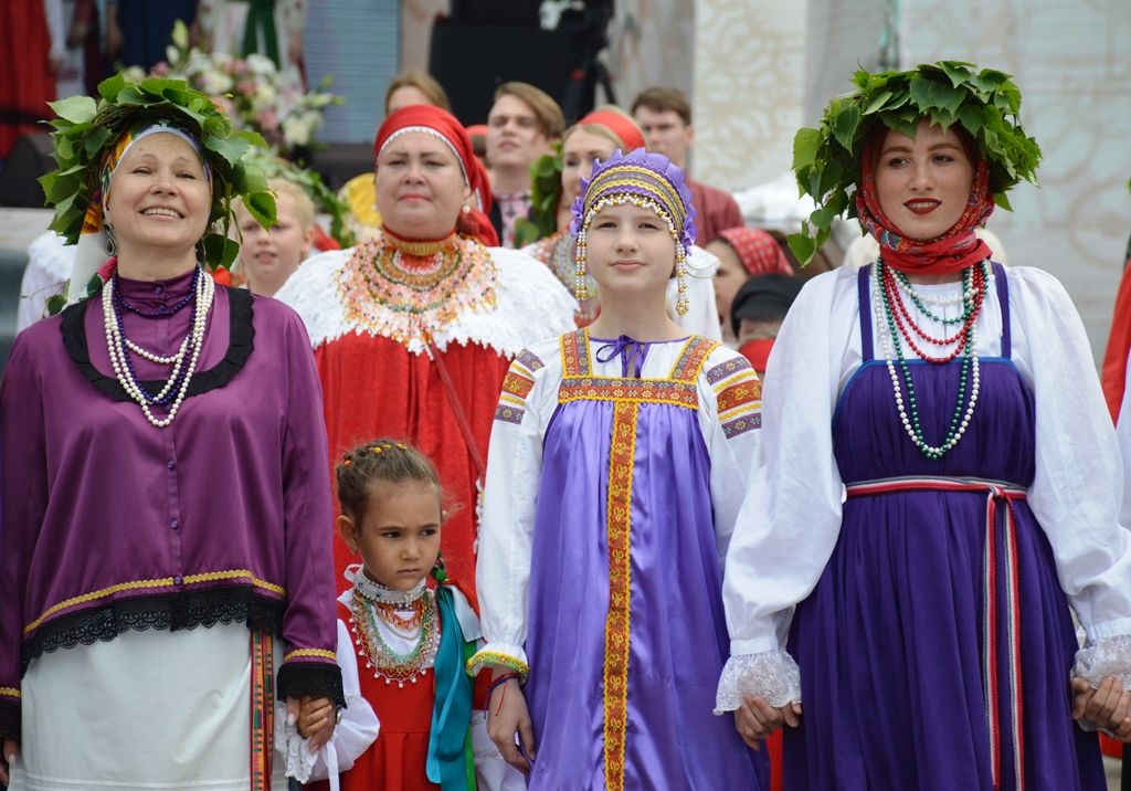 Главное действие Каравона в селе Никольское наблюдали сотни зрителей