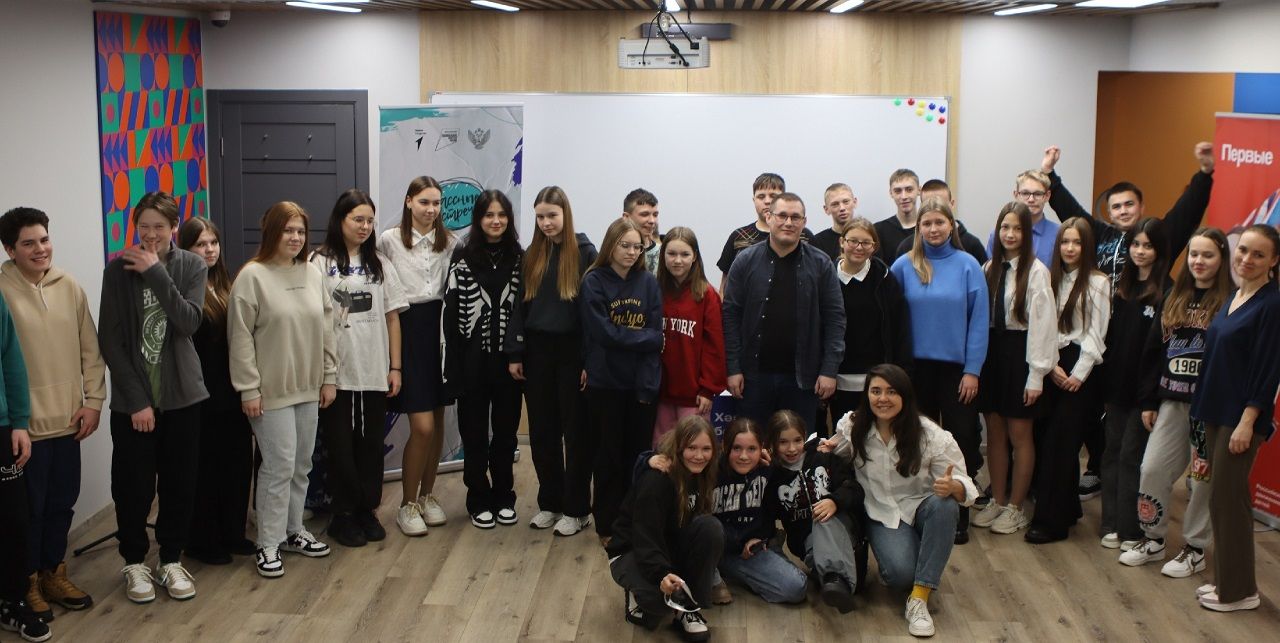 Татарстанский журналист встретился с молодежными активистами в Лаишеве