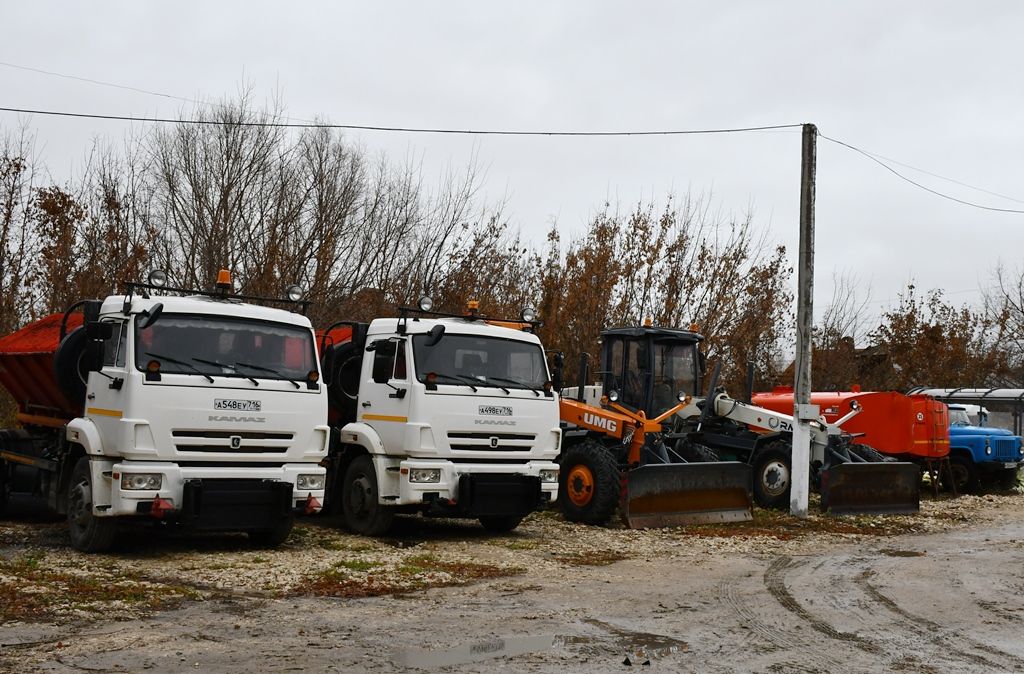 В Лаишево проверили готовность техники к уборке снега