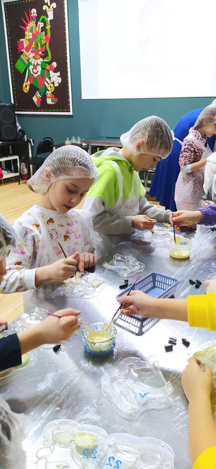 Учащиеся из Лаишевского района учились делать шоколадного зайца
