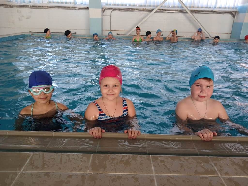 Будущие защитники Отечества из Лаишевской гимназии соревновались в плавании