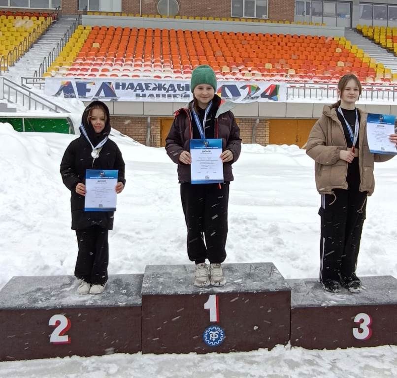 Лаишевские звездочки конькобежного спорта в Казани завоевали семь медалей
