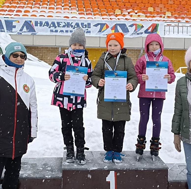 Лаишевские звездочки конькобежного спорта в Казани завоевали семь медалей