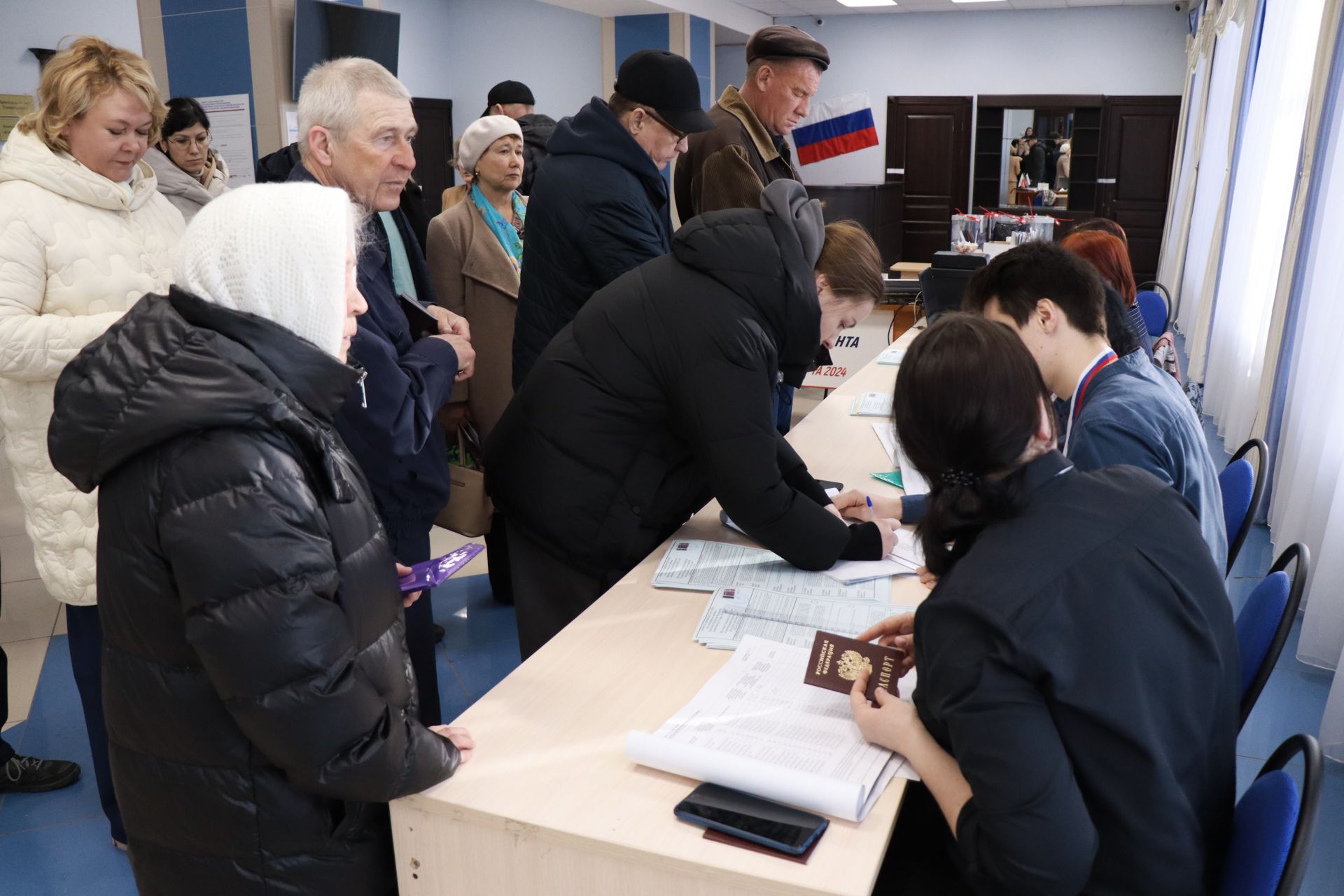 Сегодня с утра на избирательных участках в Лаишево наблюдалась особая активность