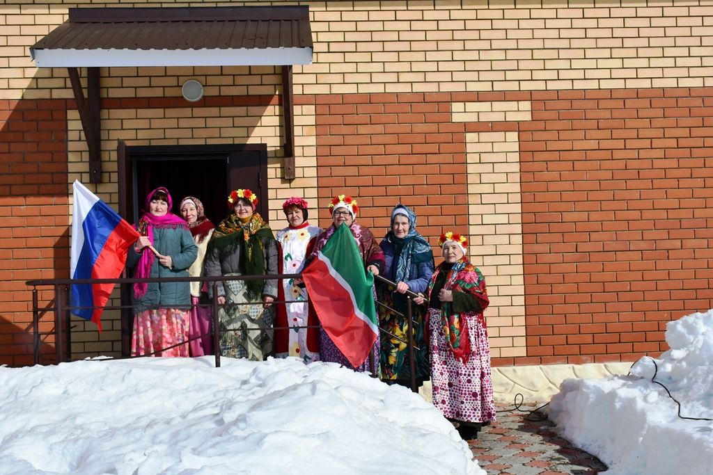 Как участницы ансамбля «Русские напевы» в селе Каипы голосовать ходили