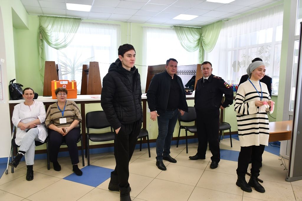 В Сокурах впервые проголосовал Кирилл Морозов