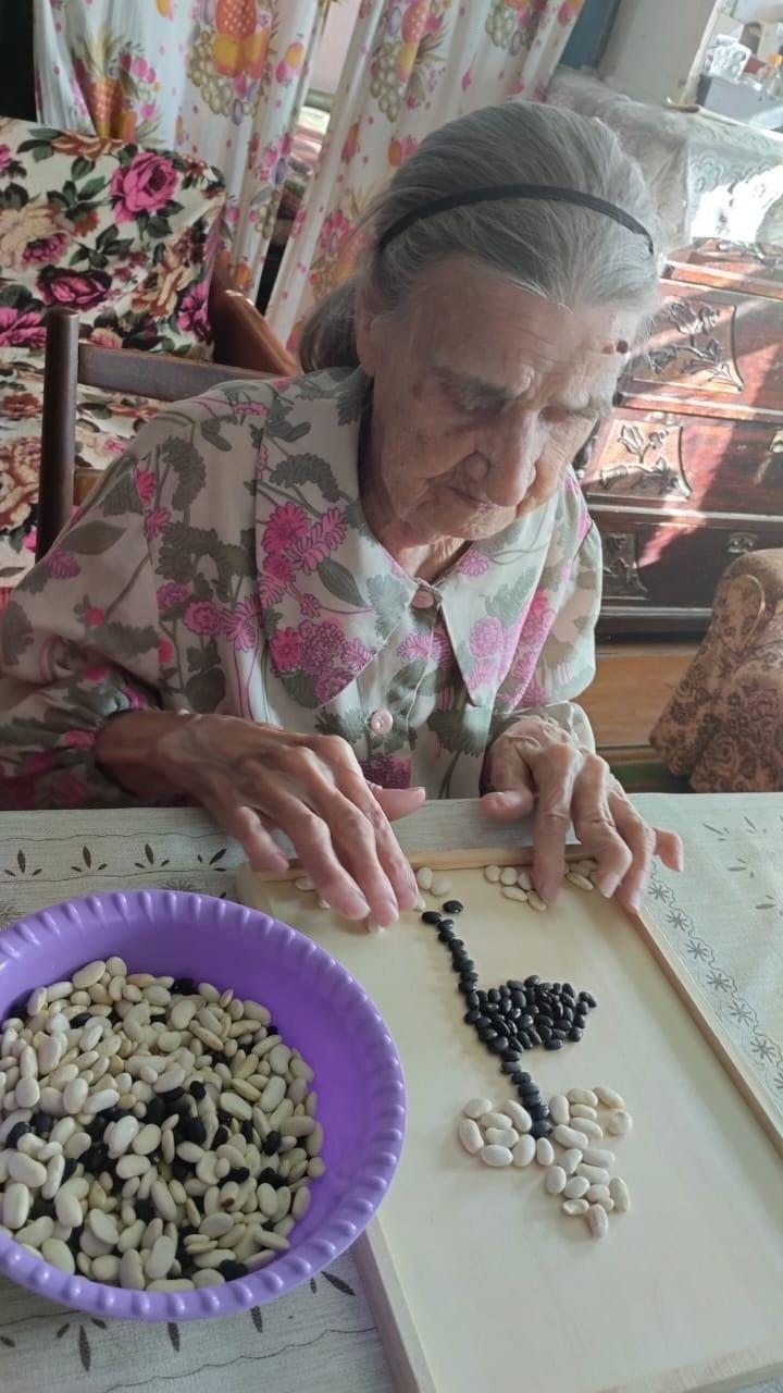 В Лаишевском районе при работе с пожилыми людьми применяют «Песочную терапию»