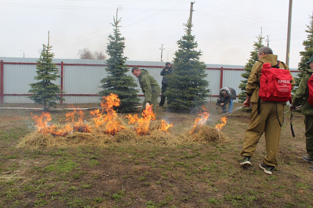 Татарстанским журналистам показали работу лесопожарной станции «Лаишево»