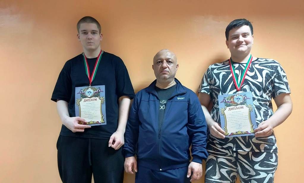 Триумфальное выступление на Всероссийских соревнованиях по тяжелой атлетике в Бугульме