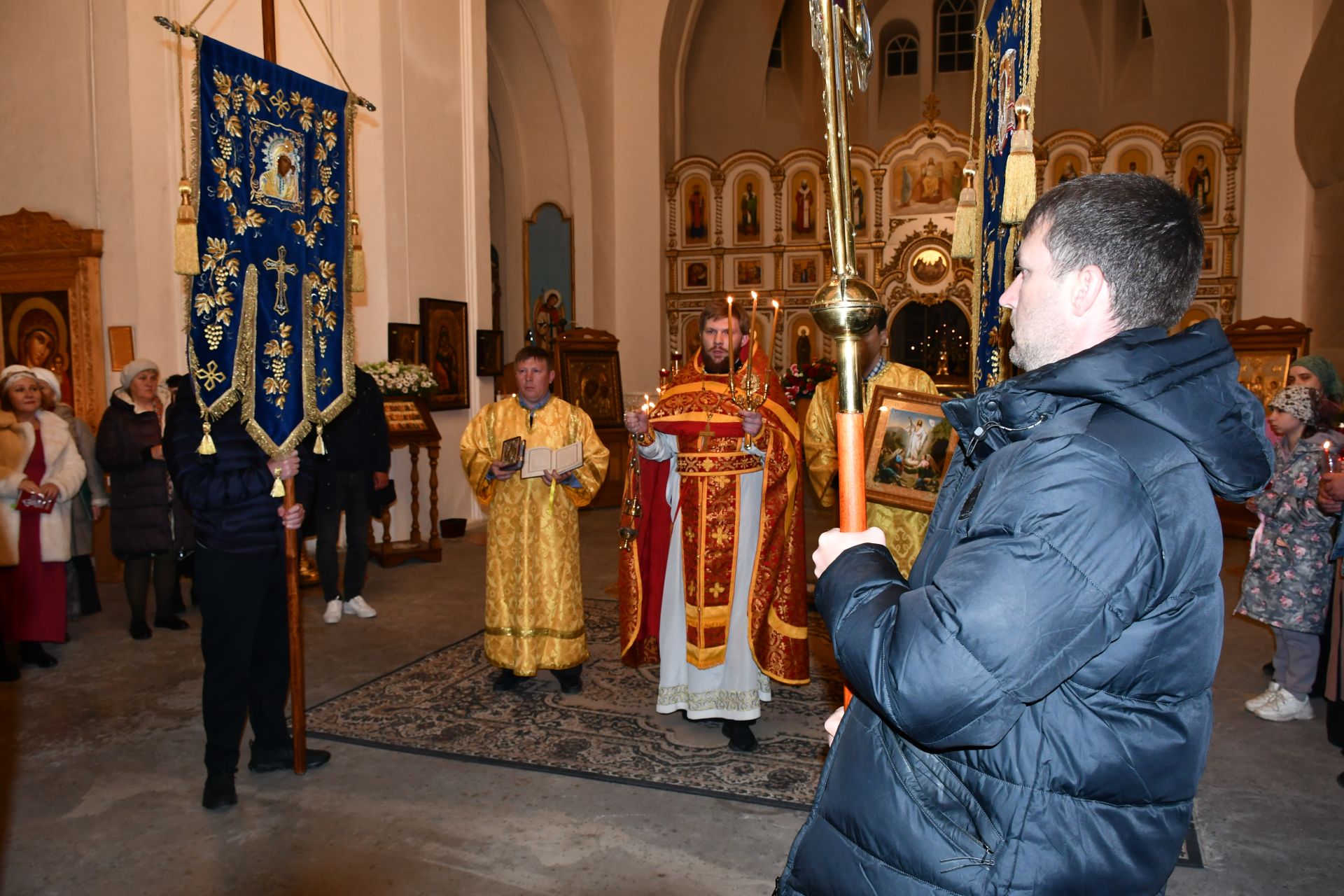 В Свято-Троицком Архиерейском подворье г. Лаишева прошла торжественная церковная служба