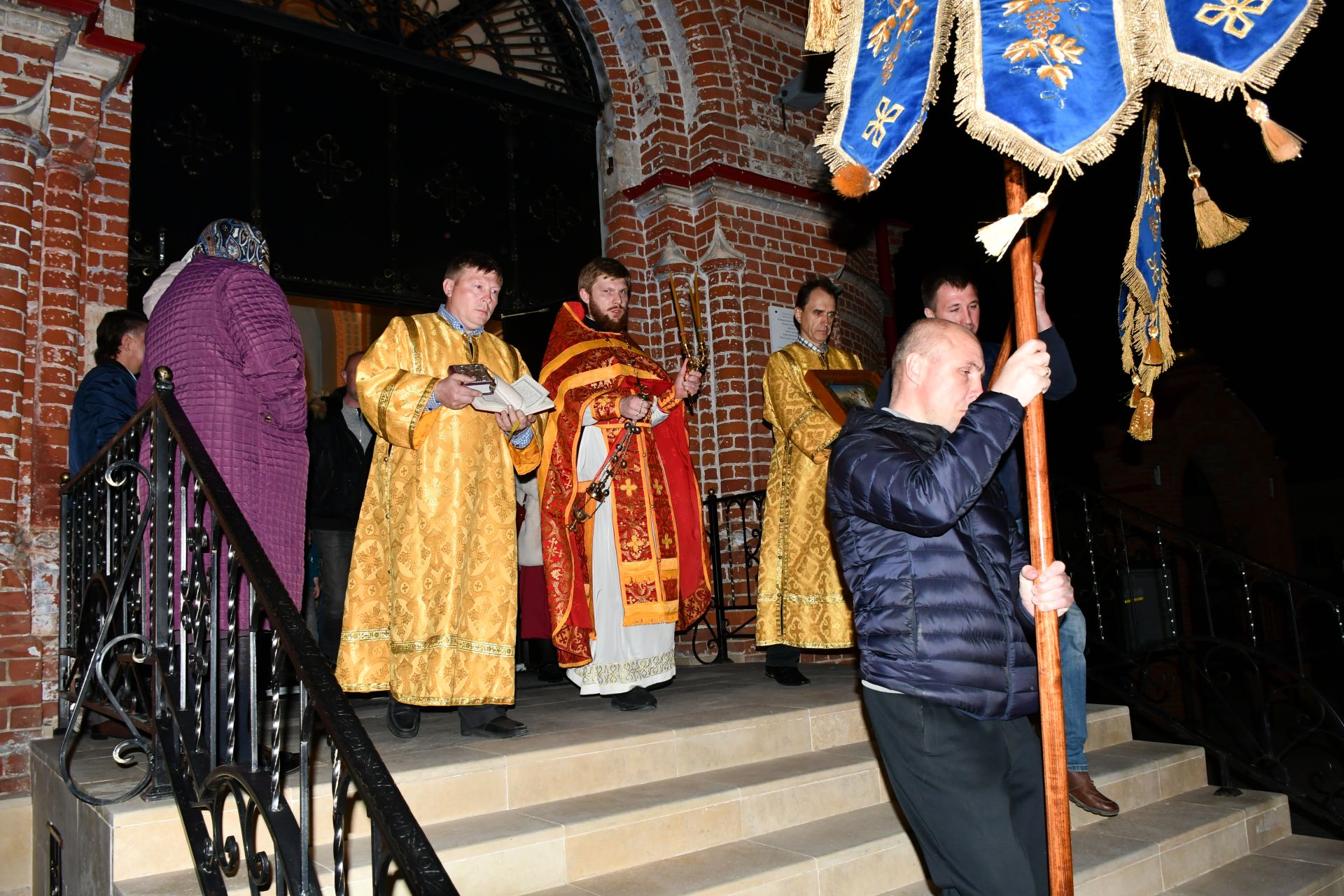В Свято-Троицком Архиерейском подворье г. Лаишева прошла торжественная церковная служба