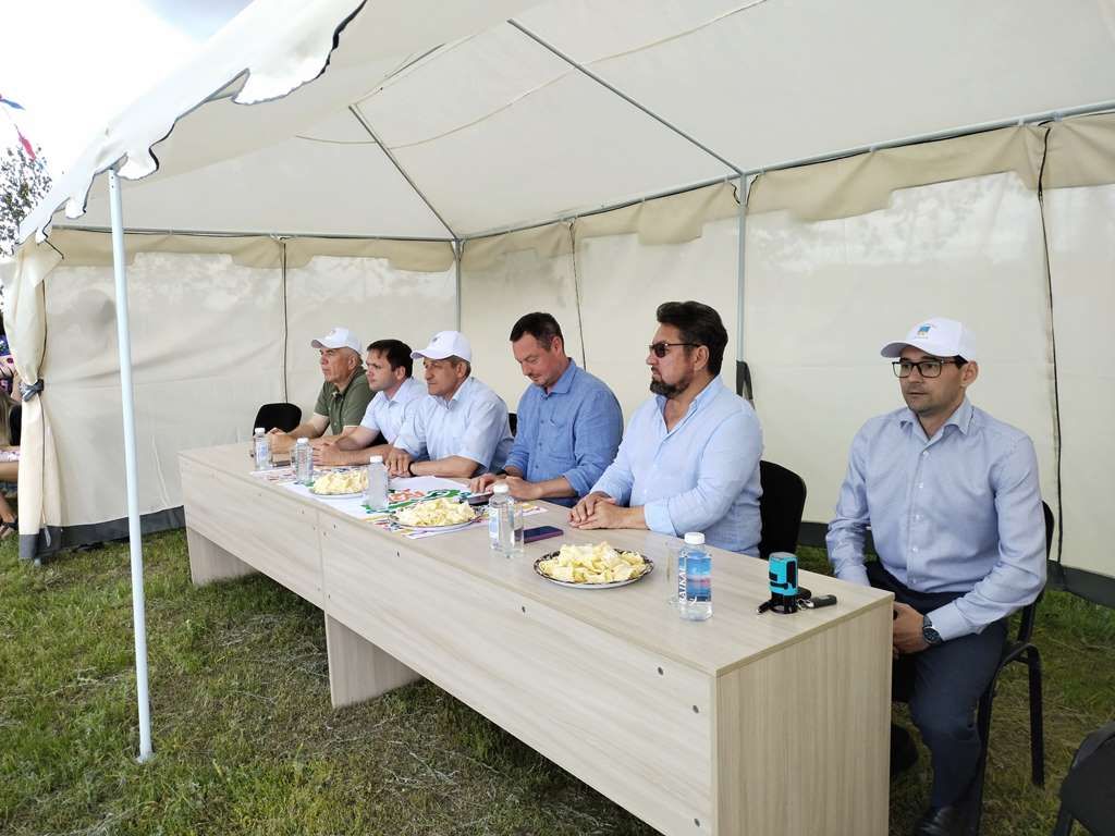 Весело и по-домашнему тепло прошел в Атабаево Сабантуй