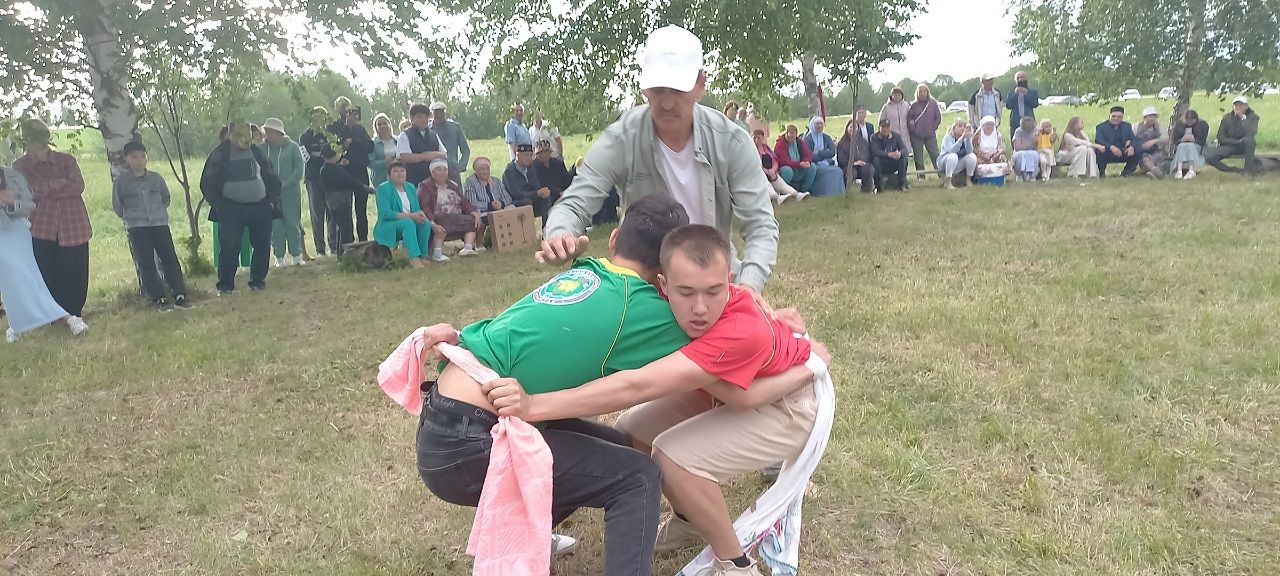 В селе Татарский Янтык Лаишевского района прошел веселый и шумный Сабантуй