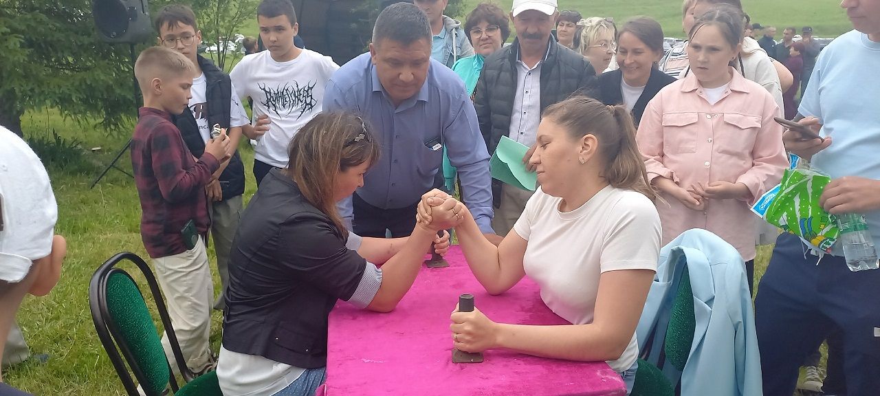 В селе Татарский Янтык Лаишевского района прошел веселый и шумный Сабантуй