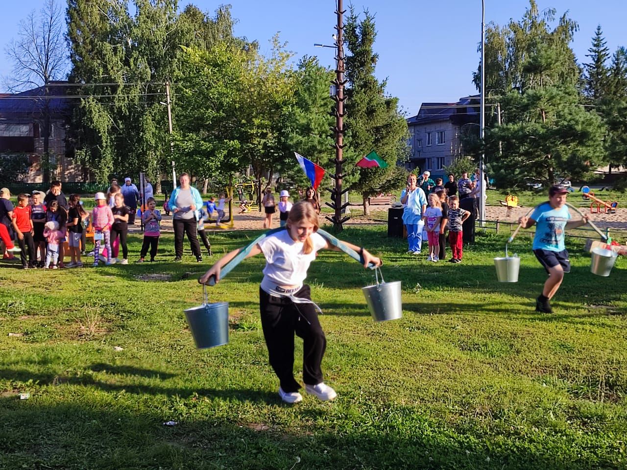 А у нас во дворе праздник прошел