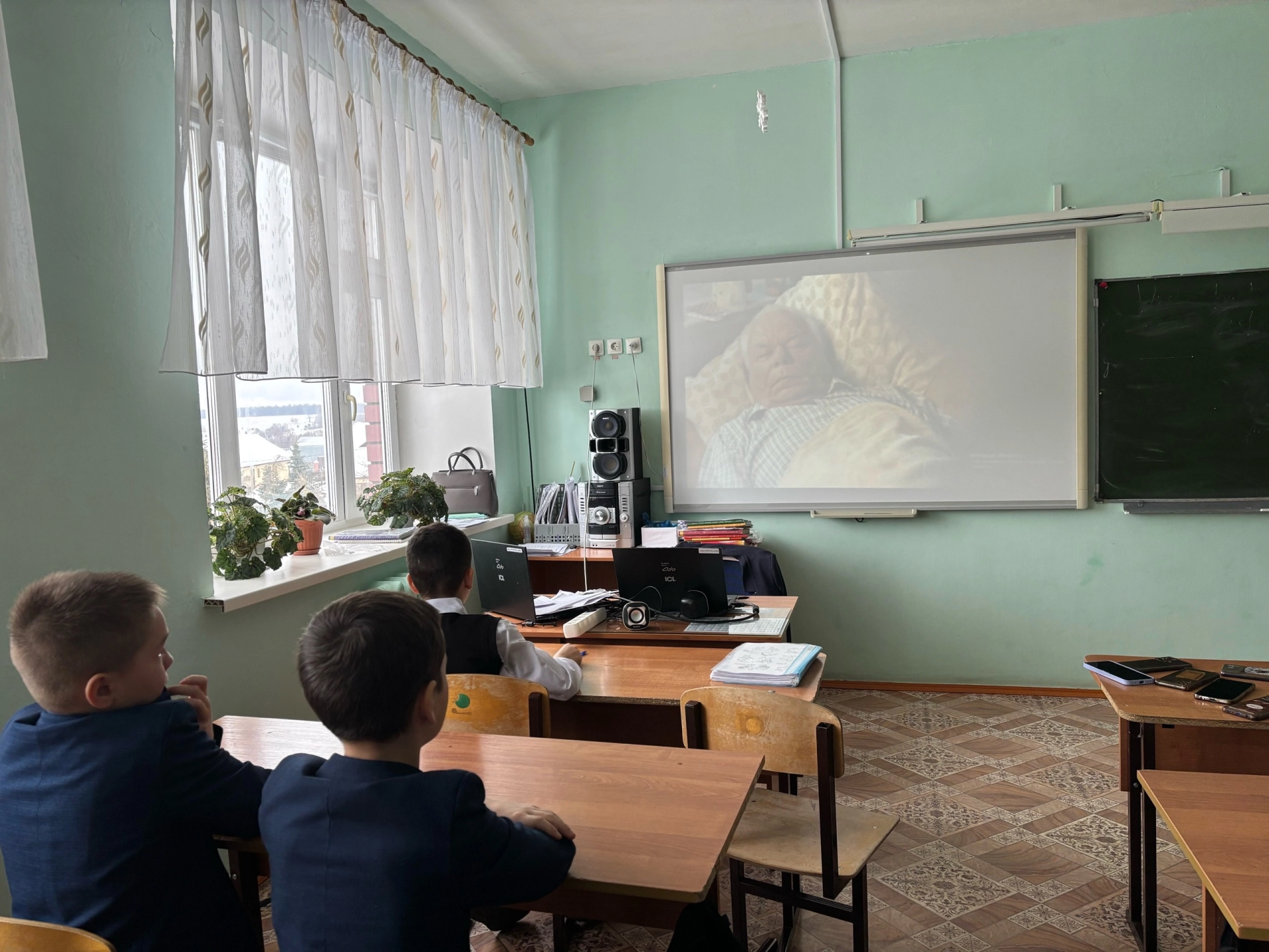 В Лаишево прошёл киноурок «Школьные ботаны»