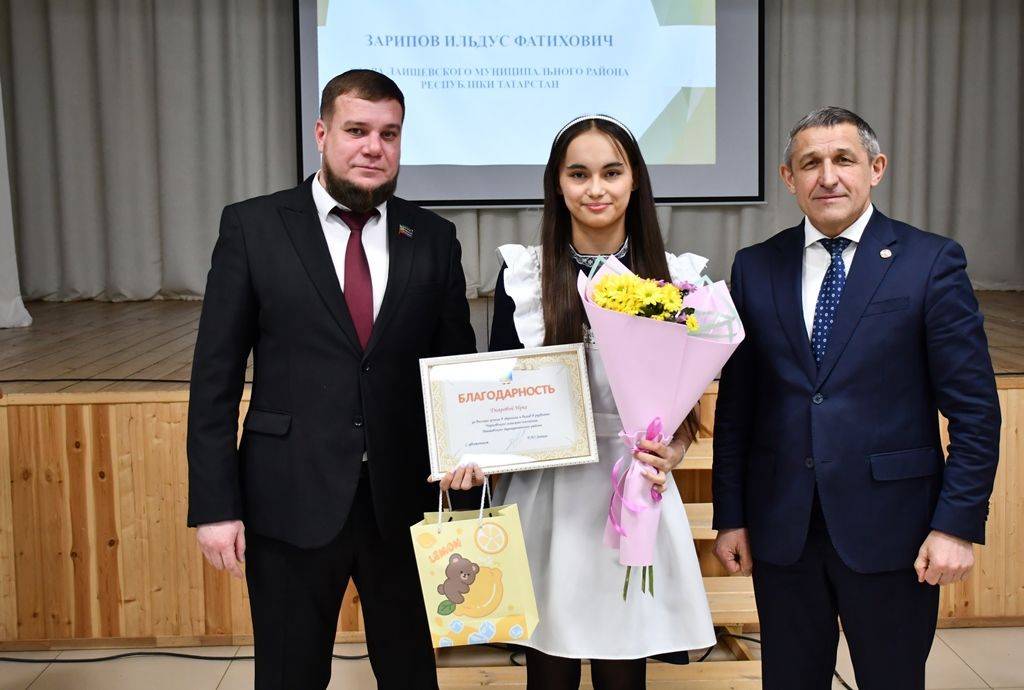 Чирпы авыл җирлегендә актив авыл хезмәтчәннәрен бүләкләделәр