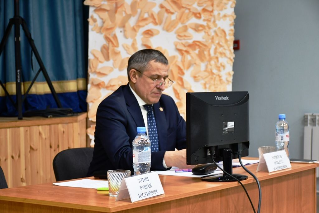 Чирпы авыл җирлегендә актив авыл хезмәтчәннәрен бүләкләделәр