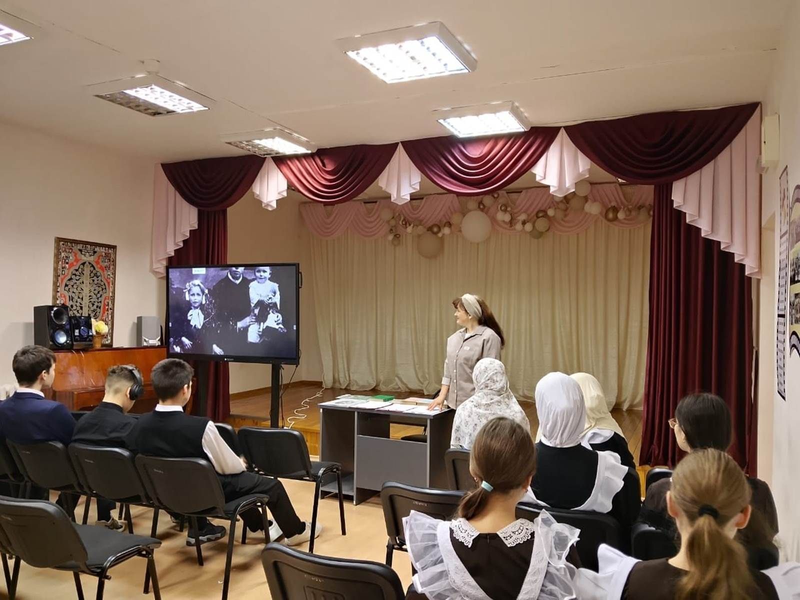 Лаеш районы укучылары Сергей Еенинның иҗат юлы буйлап сәяхәт кылдылар