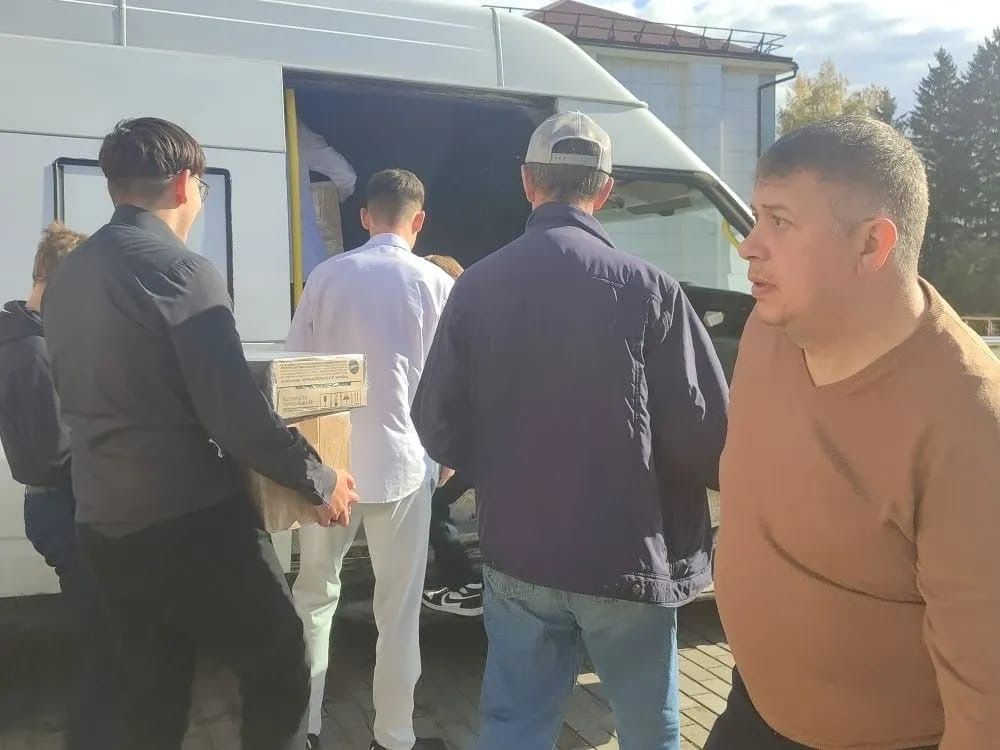 Лаишевская школа-интернат для слабовидящих собрала гуманитарную помощь для бойцов