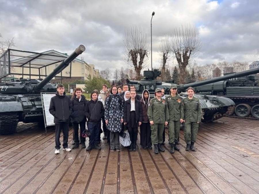 Лаеш районы укучылары өчен танк училищесына экскурсия оештырылды