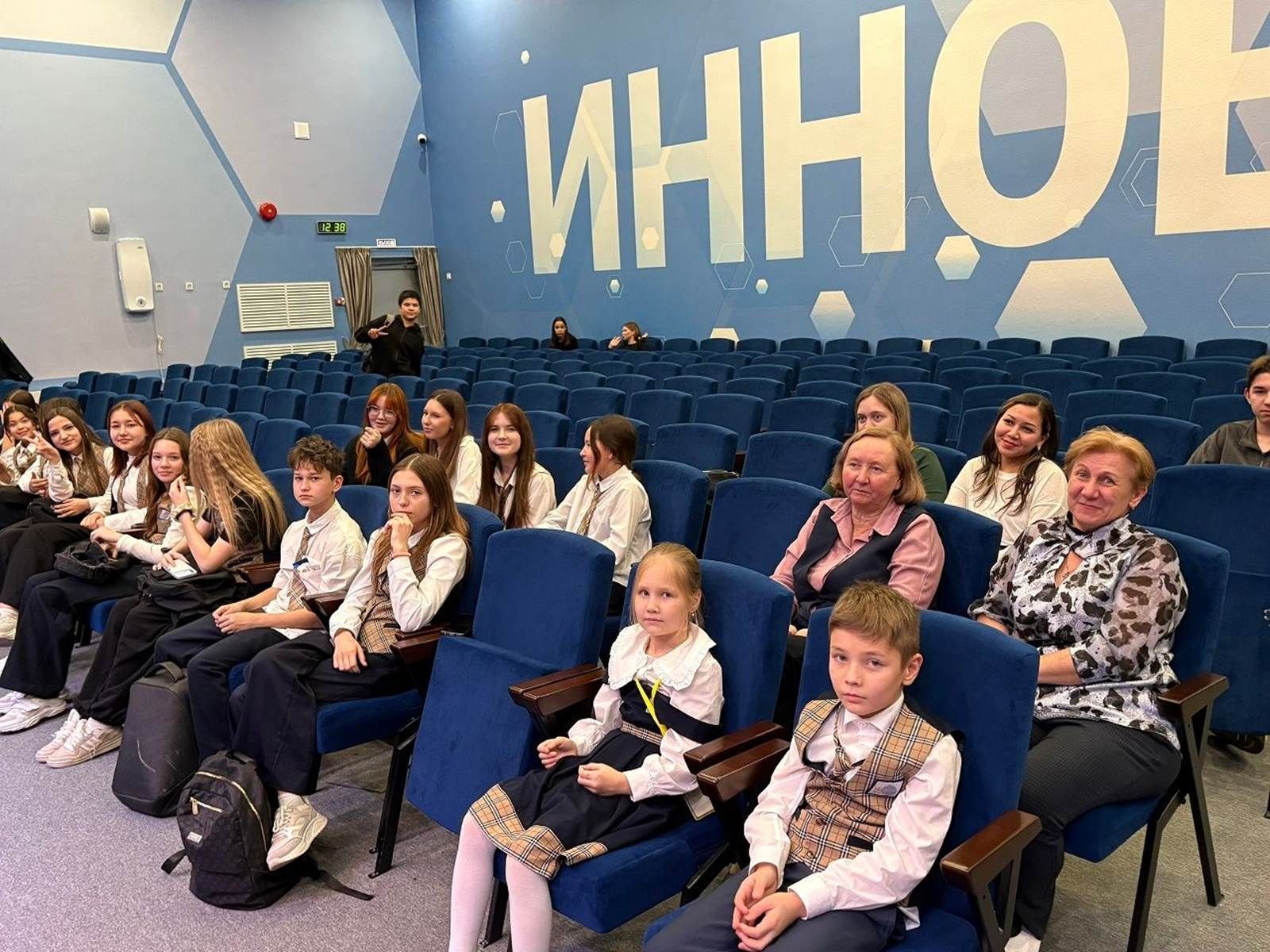 «Иске дус» спектакле Лаеш районы лицейчыларын мошенниклык турында кисәтте