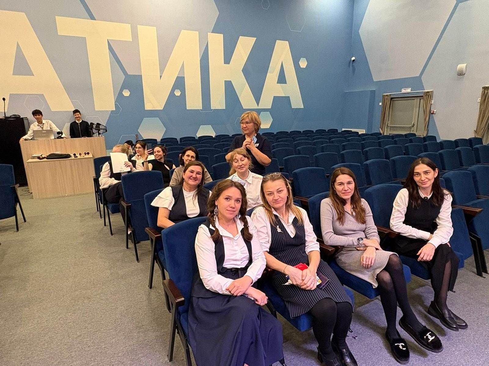 «Иске дус» спектакле Лаеш районы лицейчыларын мошенниклык турында кисәтте
